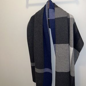 Banana Republic Wool blend shawl